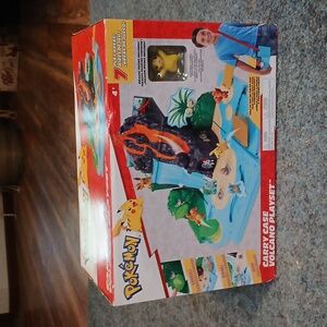 New! Pokémon Carry Case Volcano Playset